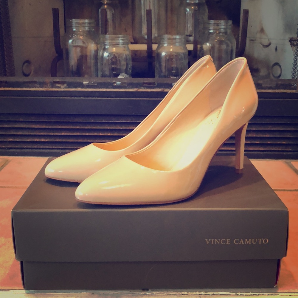 Vince Camuto: Nude Pump-Size 9M